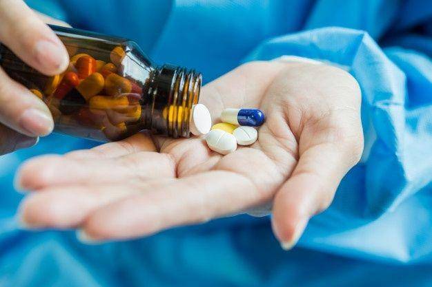 ilustrasi obat-obatan (freepik.com/jcomp)