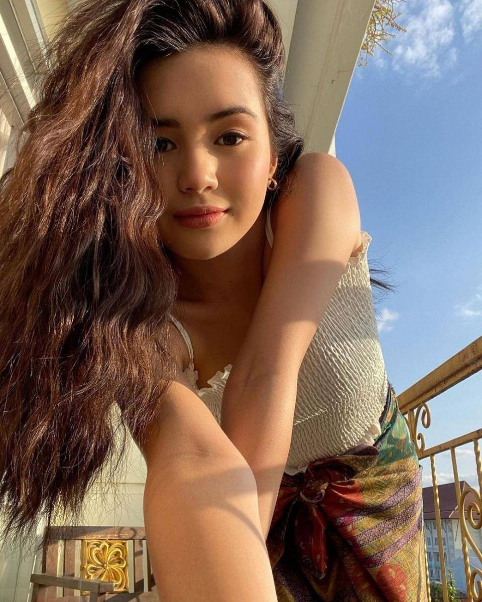 Beby Tsabina (instagram.com/bebytsabina)