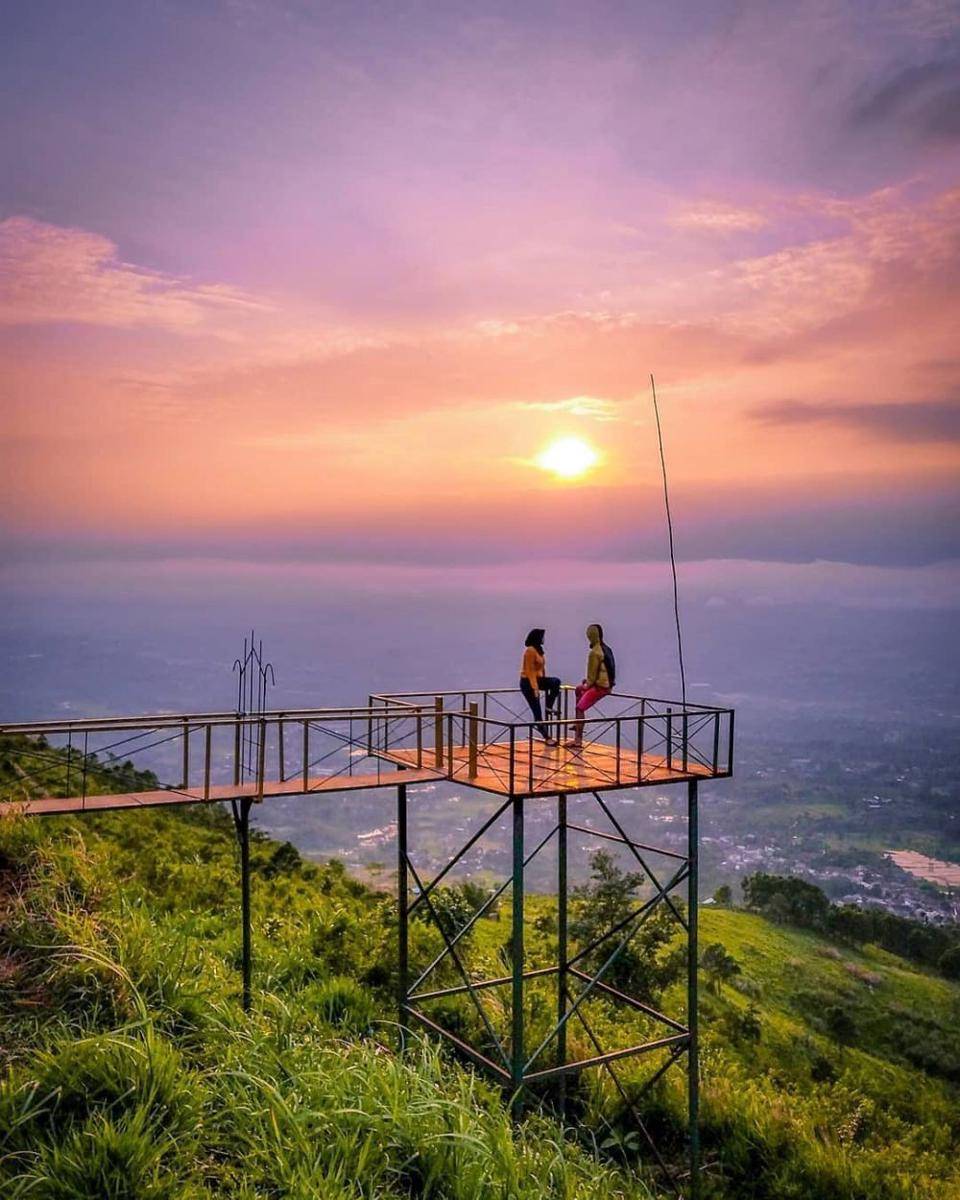 Bukit Alesano, Bogor (instagram.com/rigustiofficial)