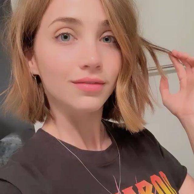 Emily Rudd (instagram.com/emilysteaparty)