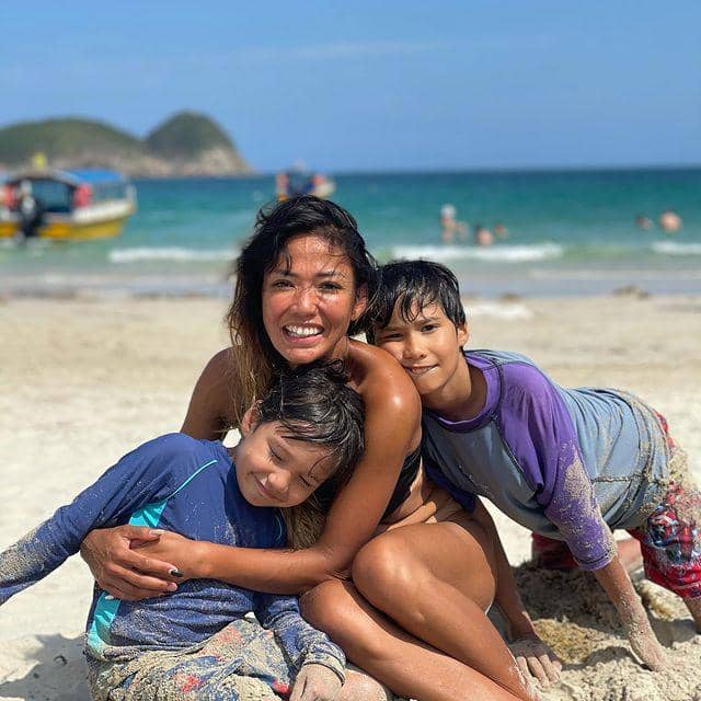 potret Shanty Paredes dan dua anaknya (instagram.com/shantyparedes)