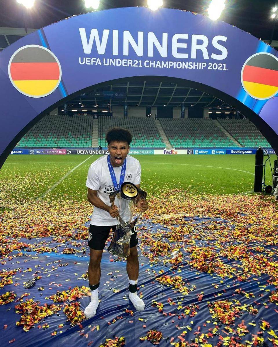 Karim Adeyemi - Trofi Euro U-21 (instagram.com/karim_adeyemi)