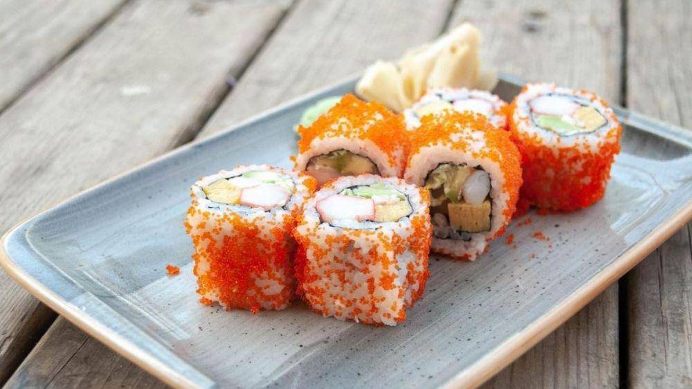 tobiko (instagram.com/adanafriendscafe)