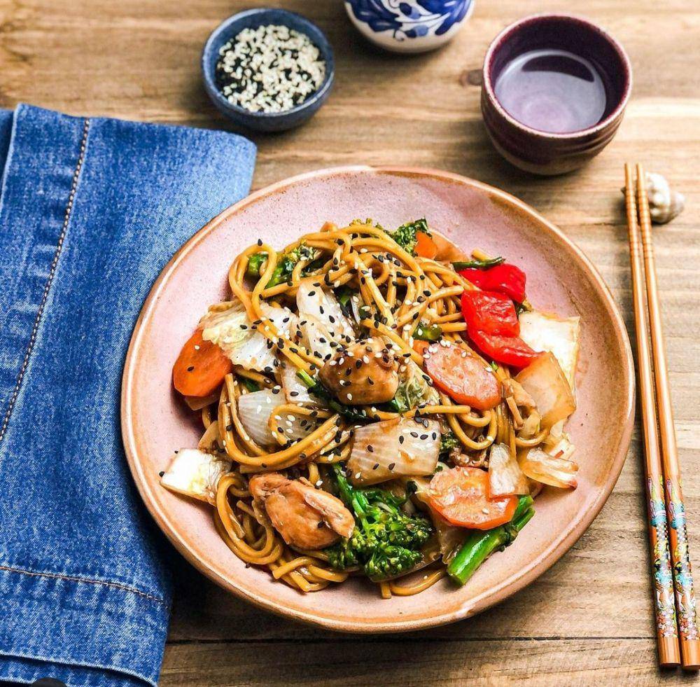 yakisoba (instagram.com/botanicapintosa)
