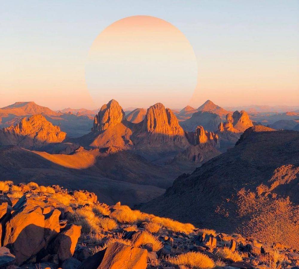 Atakor (instagram.com/draw.me.a.circle)