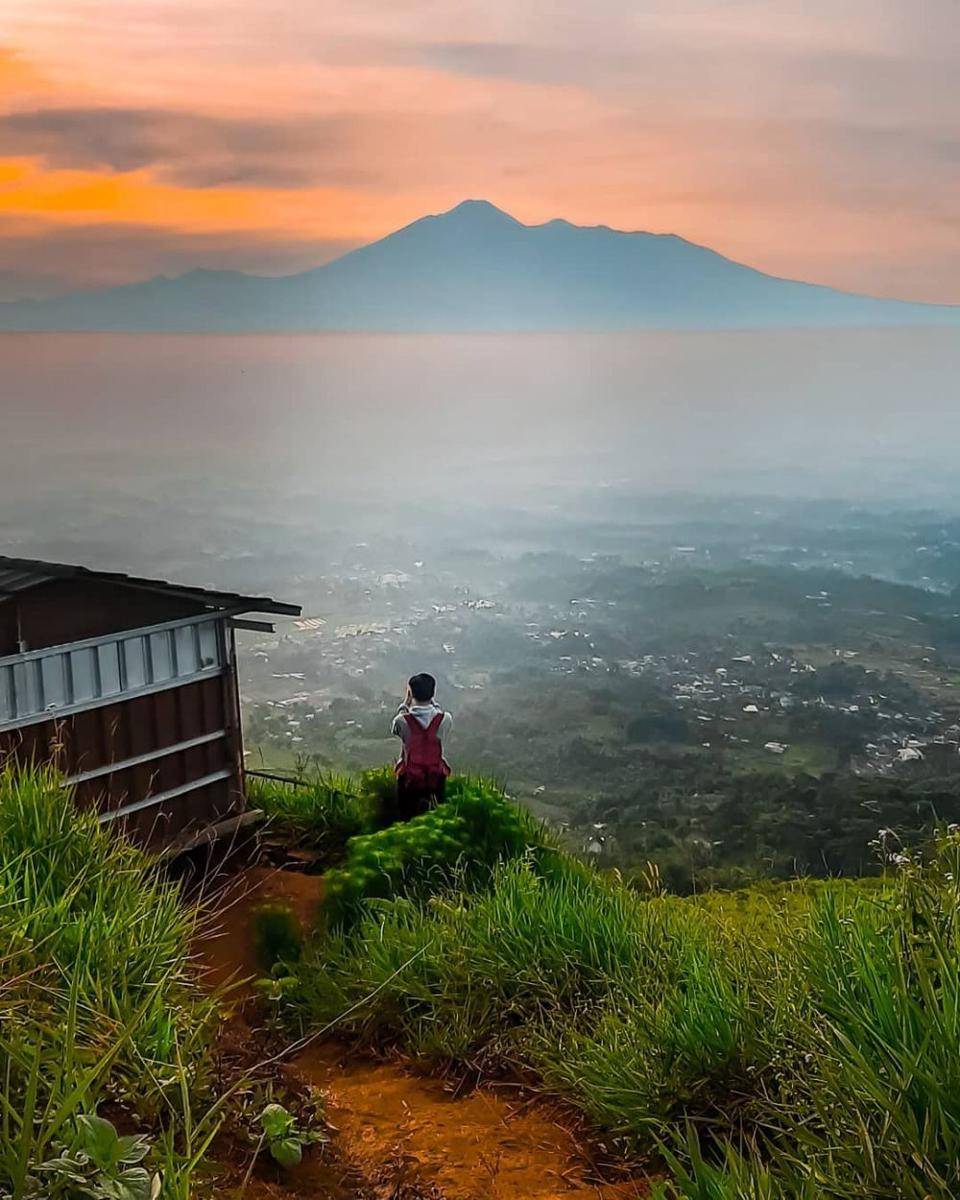 Bukit Alesano, Bogor (instagram.com/rahmancosta92_)