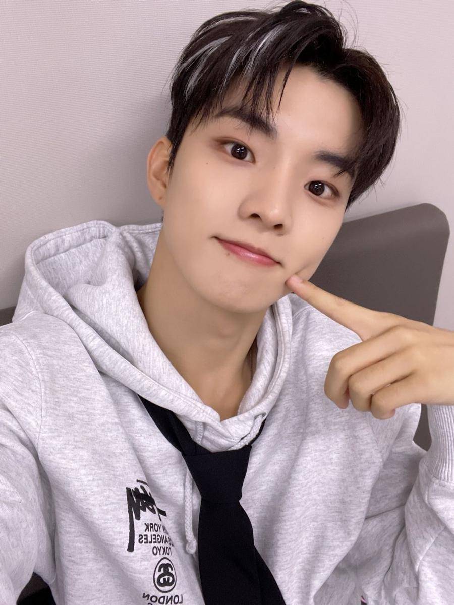 Q THE BOYZ (twitter.com/WE_THE_BOYZ)