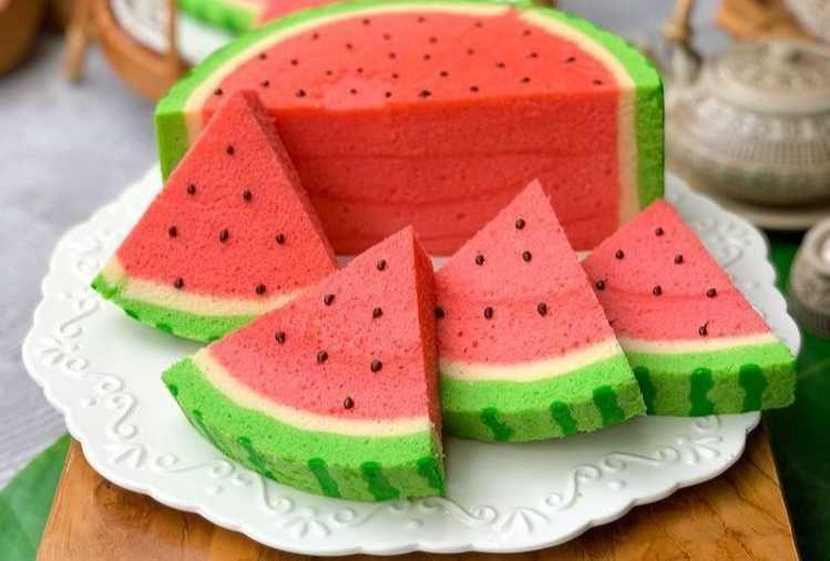 11 Inspirasi Colorful Cake untuk Pesta, Tampilannya Menarik Perhatian