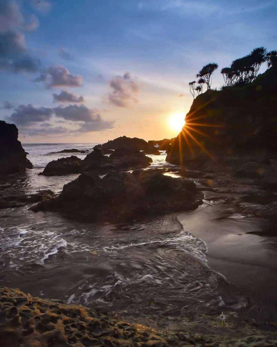 pantai karang tawulan (instagram.com/panta_ikarangtawulan)