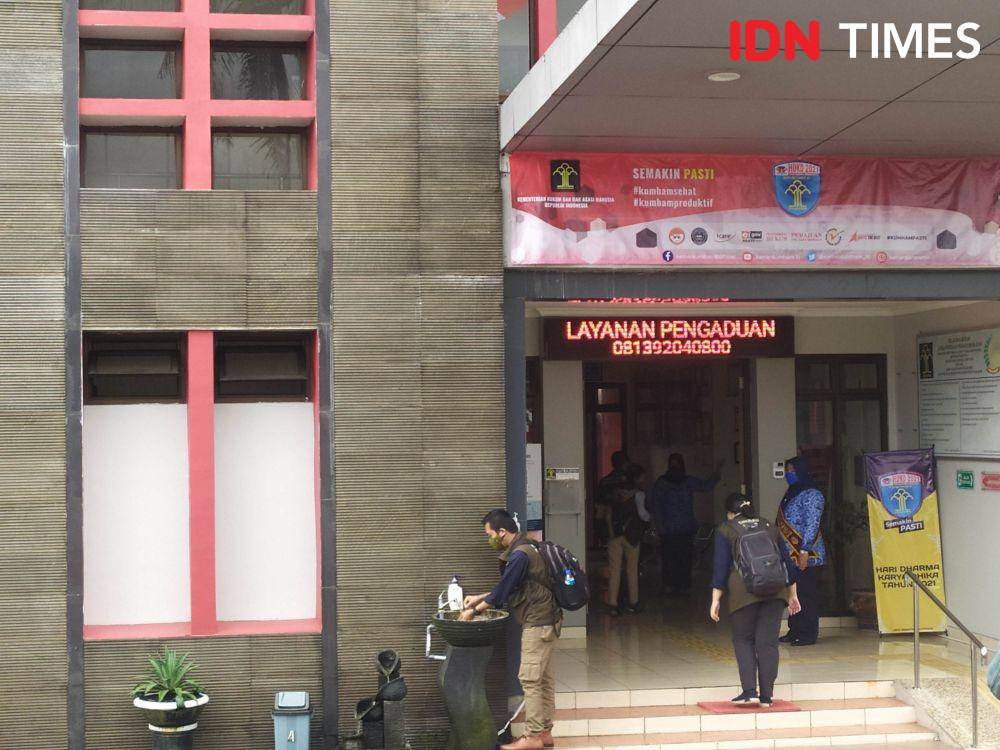 Komnasham saat mendatangi Lapas Narkotika Kelas IIA Pakem. IDN Times/Siti Umaiyah.