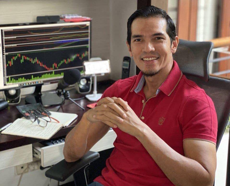 Adrian Maulana selebriti Tanah Air yang kini berprofesi sebagai pialang saham (instagram.com/adrianmaulana)