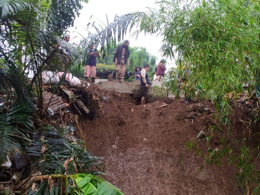 Longsor di TMP Cikutra, 4 Jenazah Nyaris Masuk Sungai