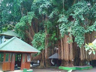 Makam Loang Baloq yang ada di Kota Mataram (vedharohwidyart)