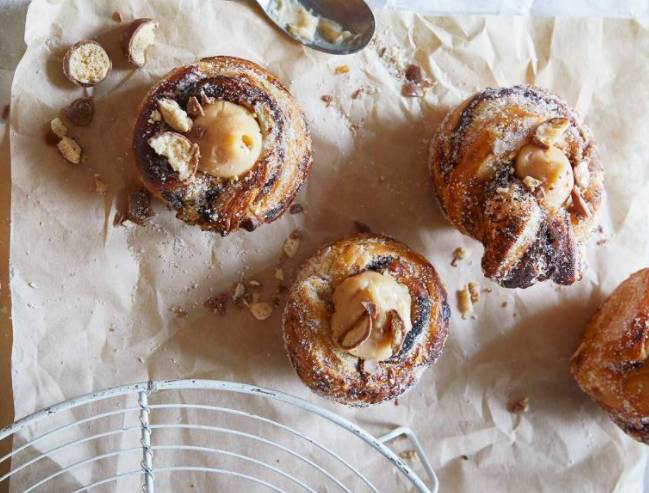 ilustrasi malted milk cruffins (www.sainsburysmagazine.co.uk/Sarah Akhurst)