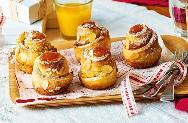 ilustrasi apricot and almond cruffins (foodandwine.ie)