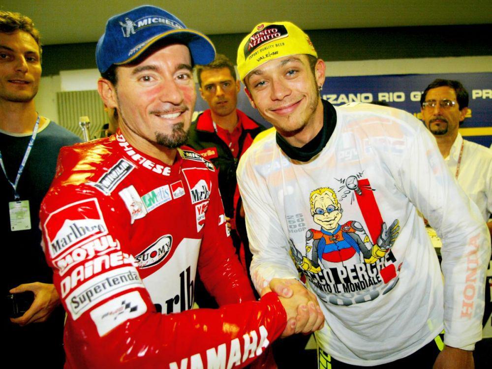 Valentino Rossi dan Max Biaggi (motogp.com)