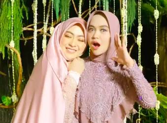 Shindy Putri di siraman Ria Ricis, Selasa (09/11/2021) (instagram.com/alizaputri123)
