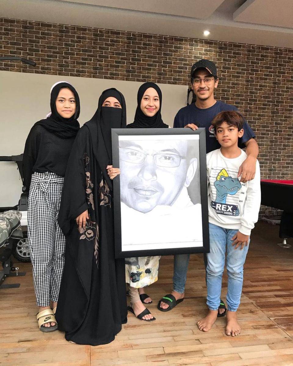 Pipik Dian Irawati dan buah hati (instagram.com/_ummi_pipik_)