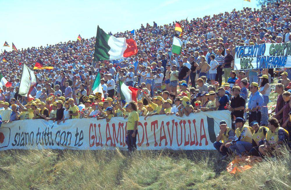 Fans Valentino Rossi berkumpul pada 1997. (valentinorossi.com)