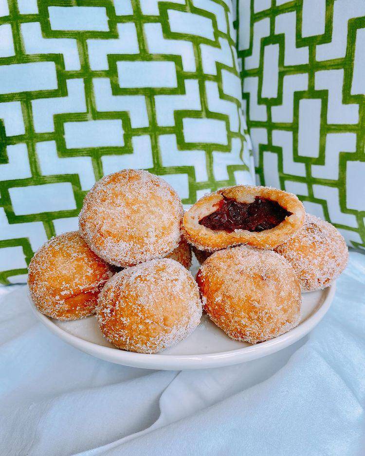 chapssal doughnut (instagram.com/bangsun_i)