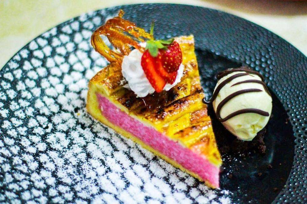Crumbled pie di resto Braga Permai (instagram.com/bragapermaibandung)