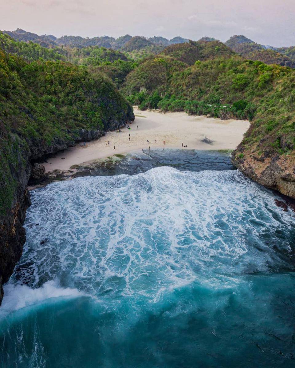 Pantai Greweng (instagram.com/muchmarco)