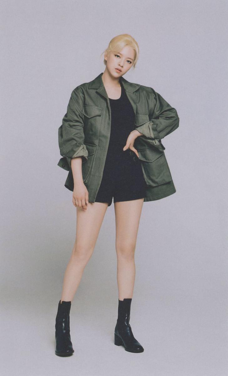 Short pants Jeongyeon Twice (twitter.com/njmsjmdct2)