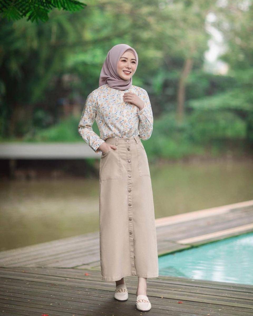 Outfit Ayana Moon. (instagram.com/xolovelyayana)