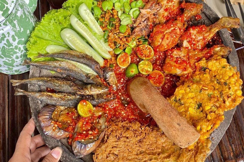5 Tempat Wisata Kuliner Khas Mahasiswa Malang, Rasanya Ngangenin!