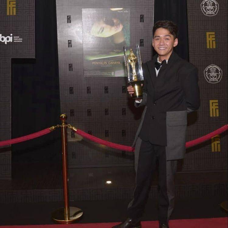 Chicco Kurniawan (instagram.com/chiccokurniawan)