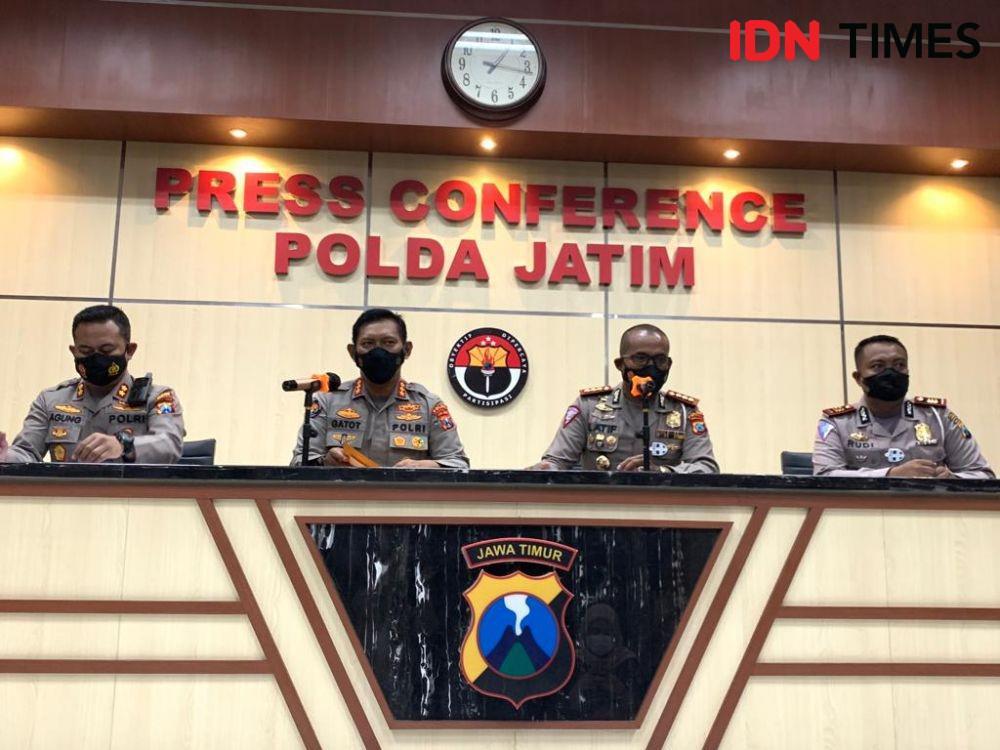 Konferensi pers penetapan tersangka kasus kecelakaan Vanessa Angel oleh Polda Jatim, Kamis (11/11/2021) (IDN Times/Fitria Madia)