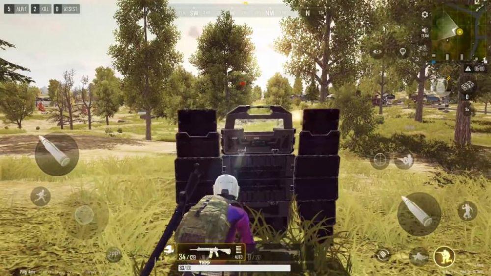 Pemain menggunakan perisai dalam PUBG: NEW STATE. (dok. Krafton/PUBG: NEW STATE)
