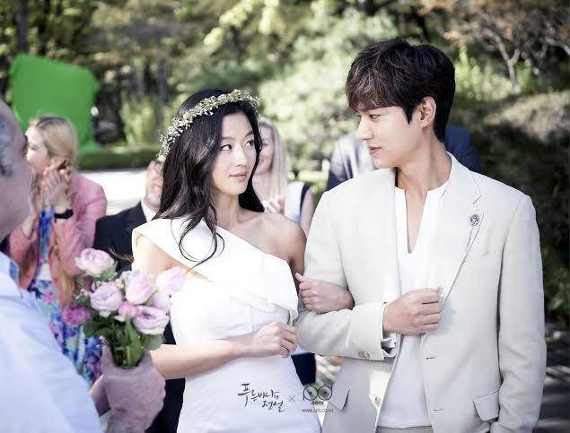 cuplikan penampilan Jun Ji Hyun di drama Legend of the Blue Sea (dok. Studio Dragon/Legend of the Blue Sea)