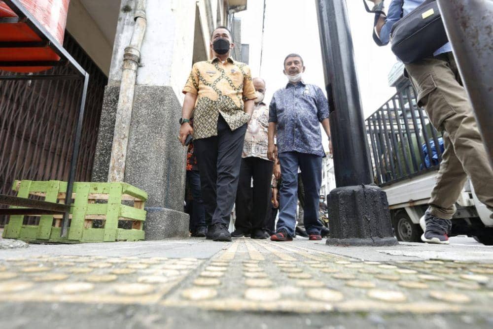 Wakil Wali Kota Medan, H. Aulia Rachman saat meninjau lokasi kota tua Kesawan (Dok. Istimewa)