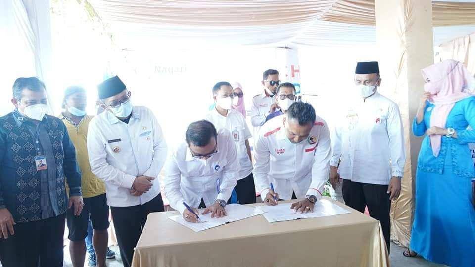 Program Mengatasi Rentenir diinisasi Bank Nagari menggandeng Keluarga Besar Pedagang Kaki Lima (KBPKL) Kota Padang dan didukung Dinas Perdagangan Kota Padang itu, resmi diluncurkan Wali Kota di Lantai II Komplek Padang Theater, Pasar Raya Padang, Jumat (22/10/2021) pagi. (Dok. Padang)