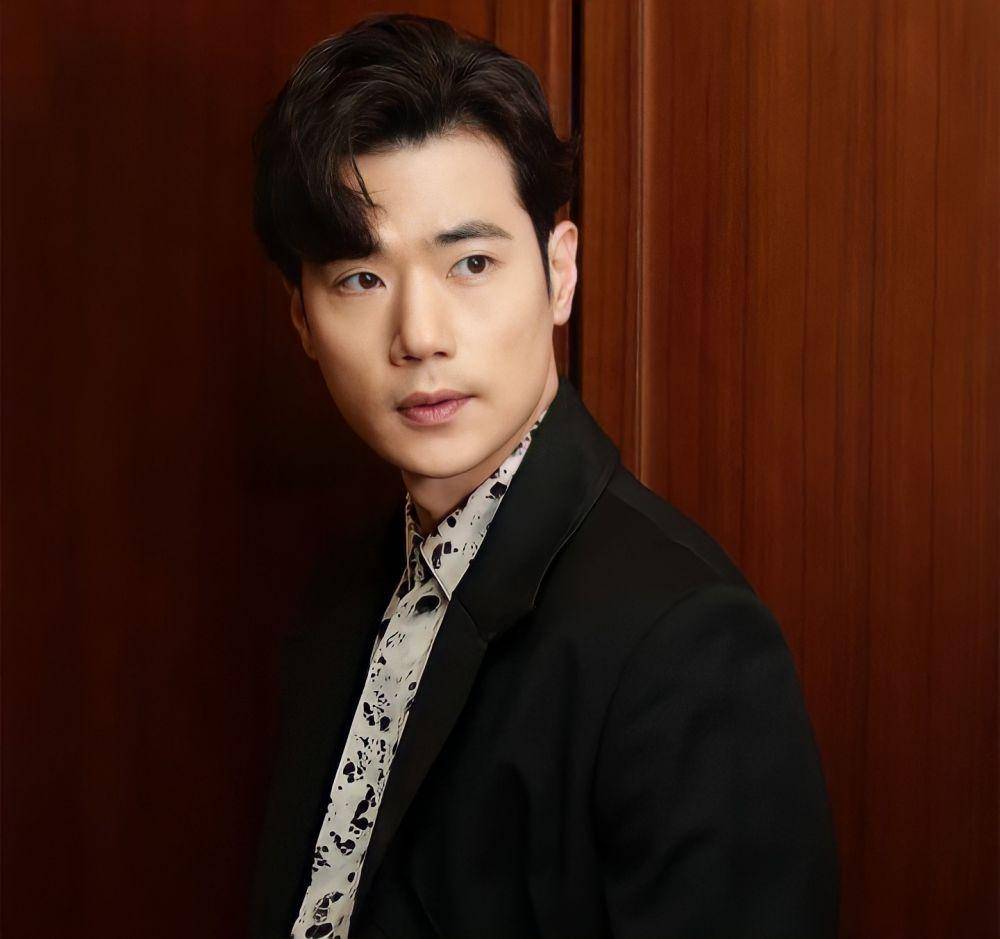 Kim Kang Woo (instagram.com/kingent_official)