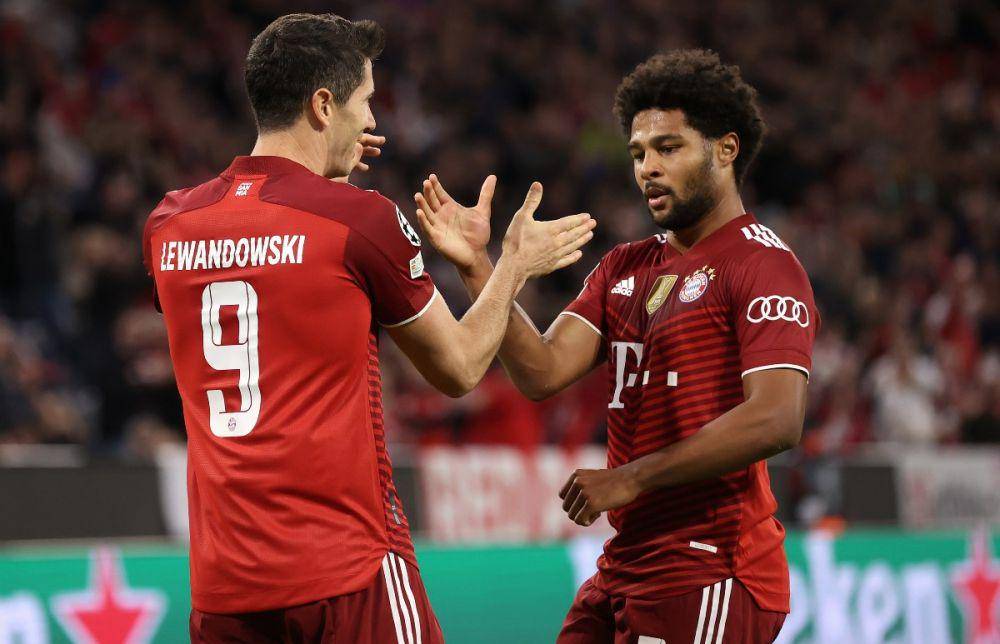Robert Lewandowski dan Serge Gnabry (caughtoffside.com)