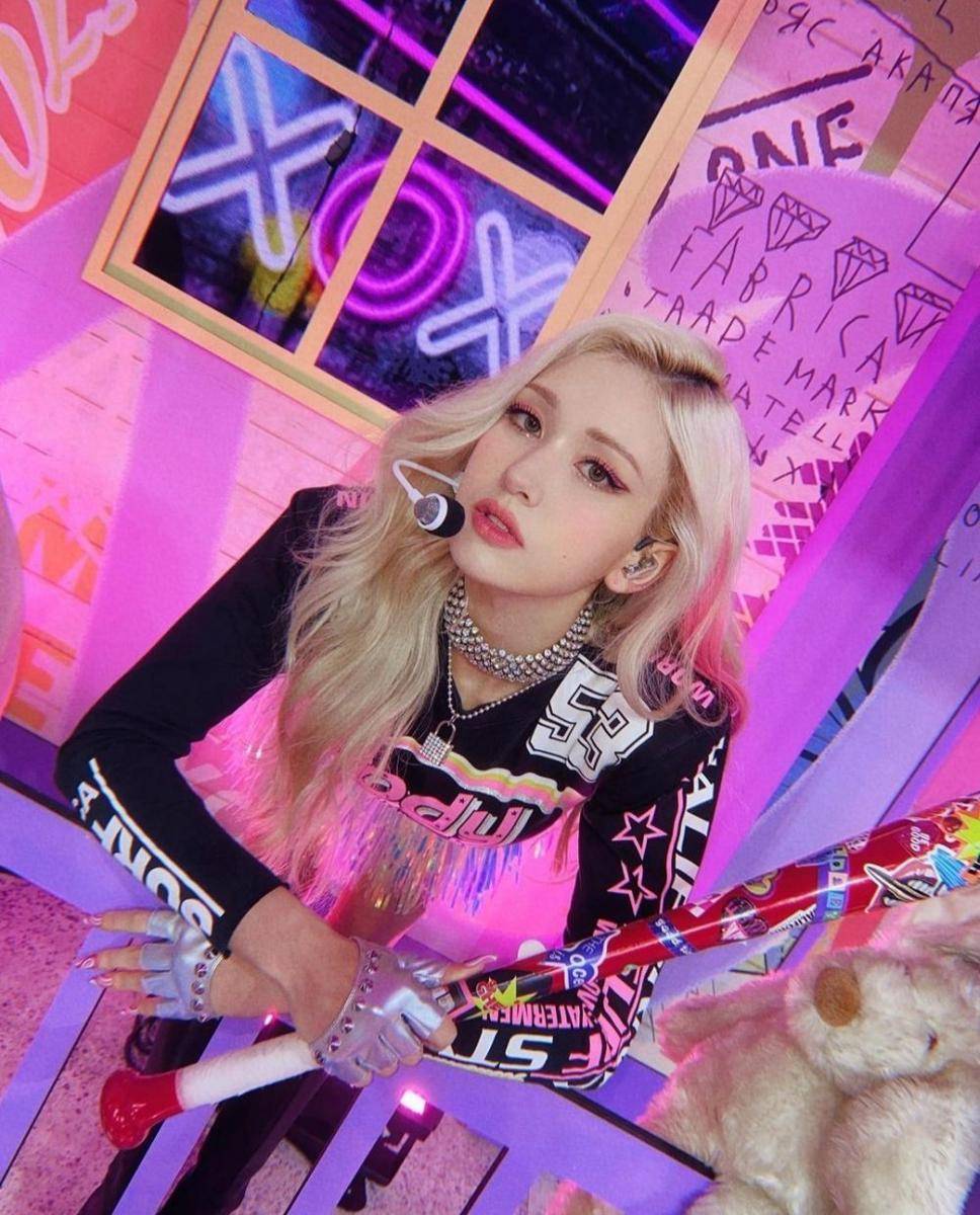 Somi (instagram.com/somsomi0309)