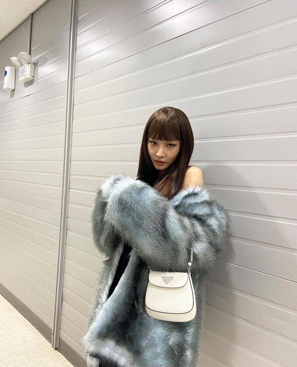 Chungha (instagram.com/chungha_official)