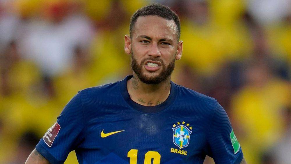 Neymar saat tampil untuk timnas Brazil. (skysports.com)