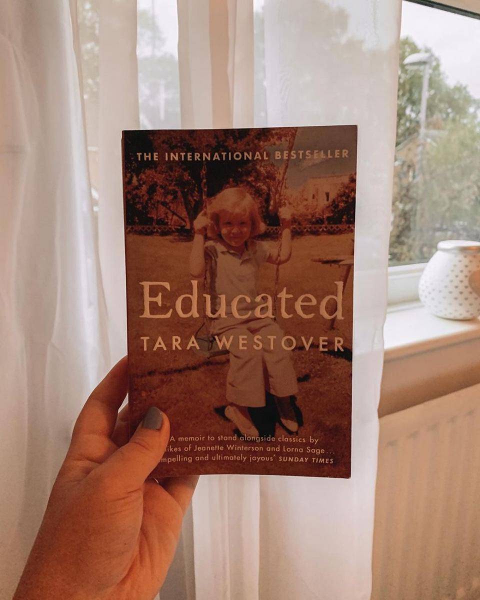 Educated oleh Tara Westover (instagram.com/sophieslittlebookreviews)