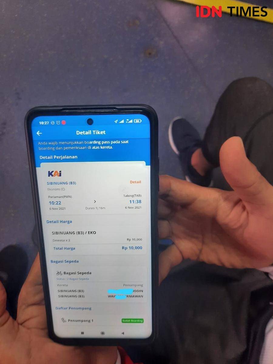 Proses pemesanan tiket dan layanan bagasi gratis PT KAI Divre II Sumatra Barat. IDN Times/Andri NH
