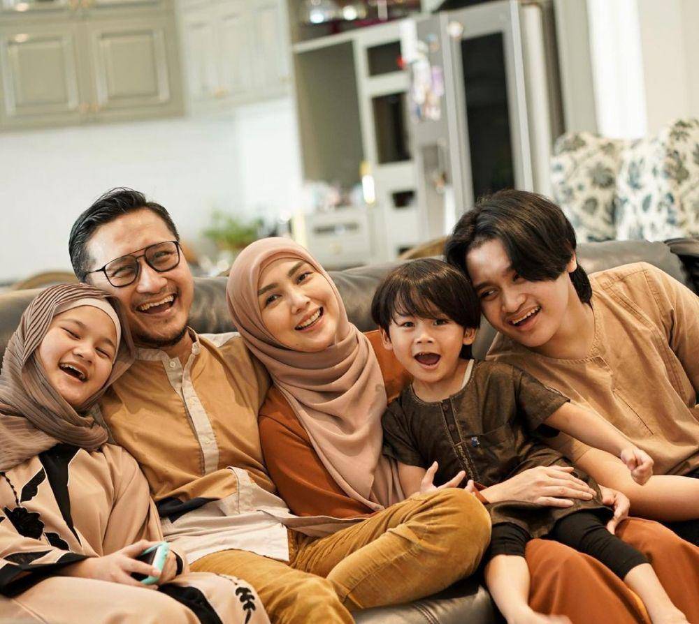 potret keluarga Arie Untung (instagram.com/ariekuntung)