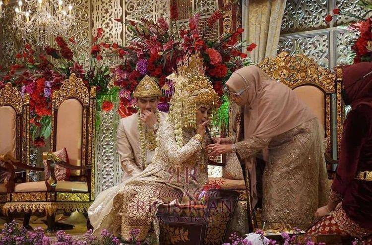 Ibu dan ricis (Instagram.com/officialmnctv)