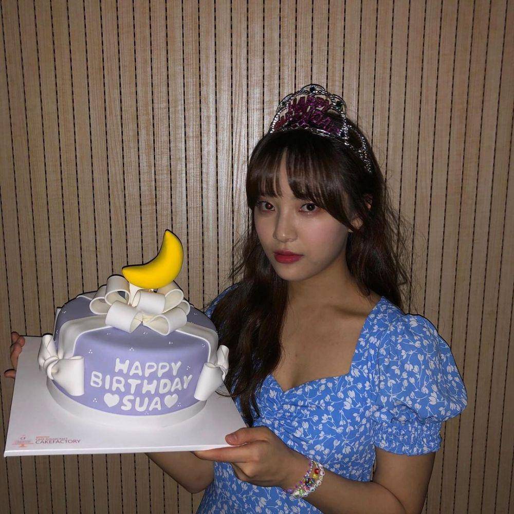 Moon Sua (instagram.com/a_us_noom)