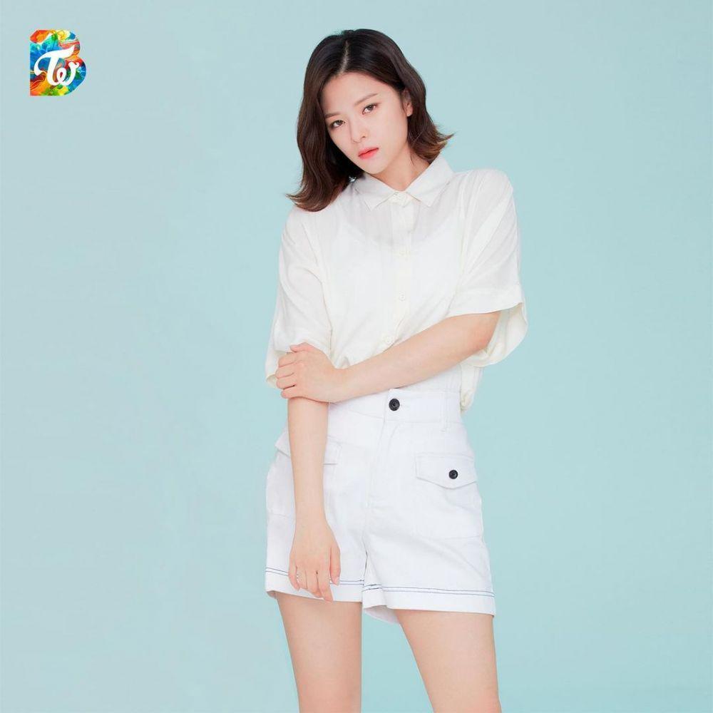 Short pants Jeongyeon Twice (instagram.com/jeongyeonniee)