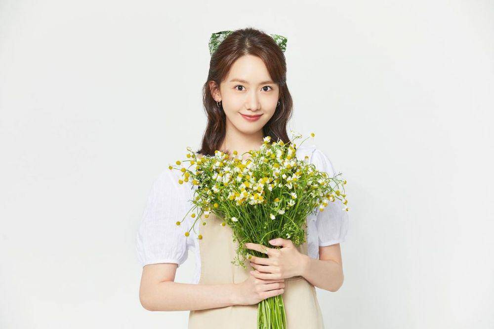 Yoona (instagram.com/limyoona__official)