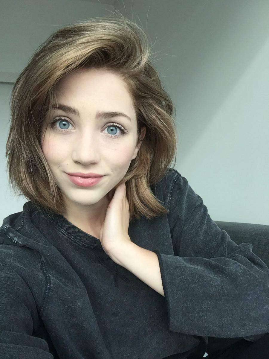 Emily Rudd (twitter.com/emilysteaparty)