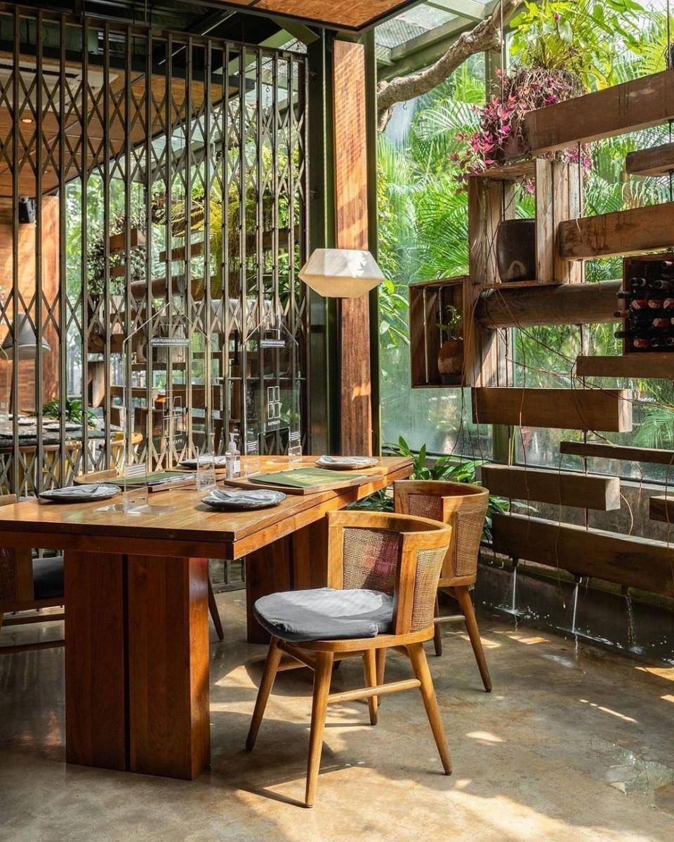 Kayu Kayu Restaurant (instagram.com/kayukayurestaurant)