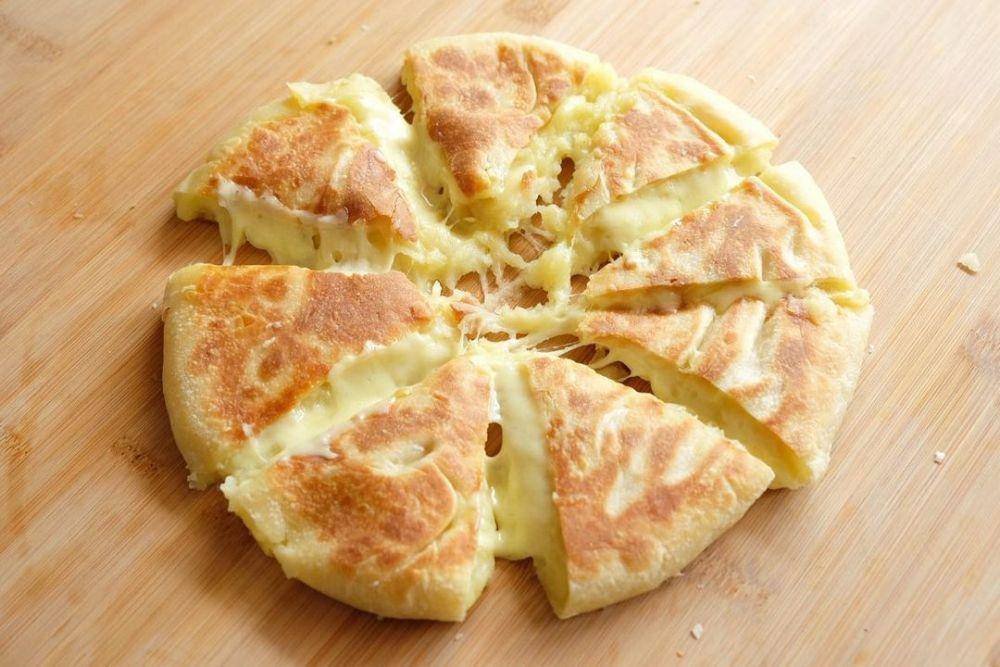 Potato cheese bread ala Luvita Ho (instagram.com/luvitaho)